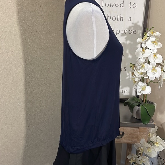 Navy Sleeveless Tank Top - Picture 2 of 4